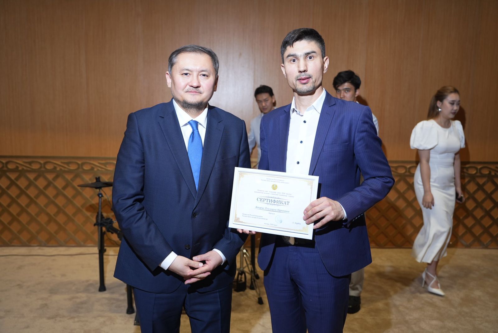 ҚҰТТЫҚТАЙМЫЗ!