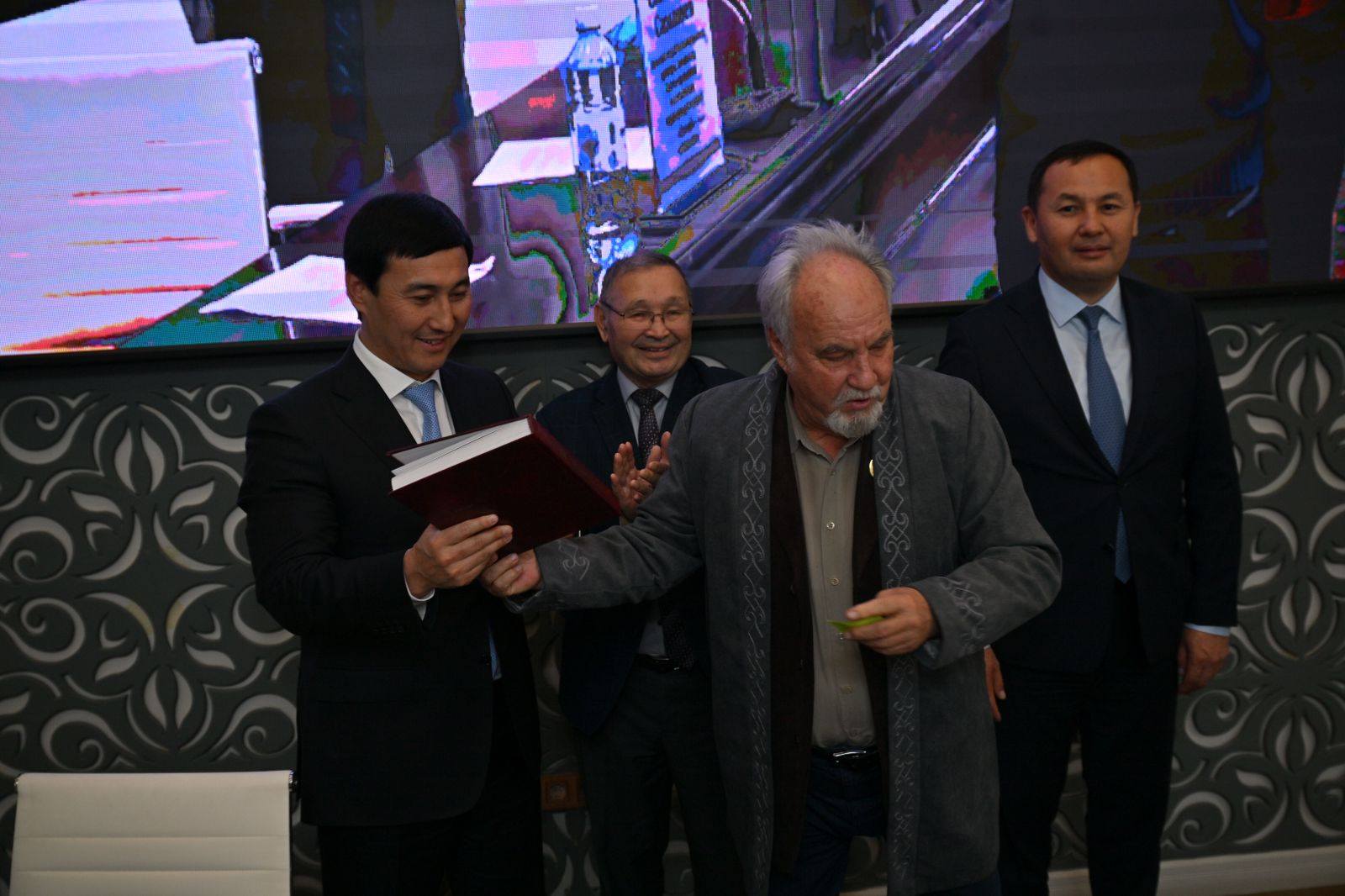 ПРОФЕССОР АЛЕКСАНДР ПОДУШКИННІҢ КІТАБЫНЫҢ ТАНЫСТЫРЫЛЫМЫ ӨТТІ