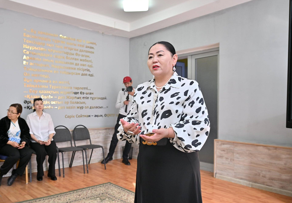 ӘЛЕУМЕТТІК ПЕДАГОГТЫ ҚАЛАЙ ДАЯРЛАП ЖҮРМІЗ ЖӘНЕ ОНЫҢ ҚОҒАМДАҒЫ РӨЛІ ҚАНДАЙ?