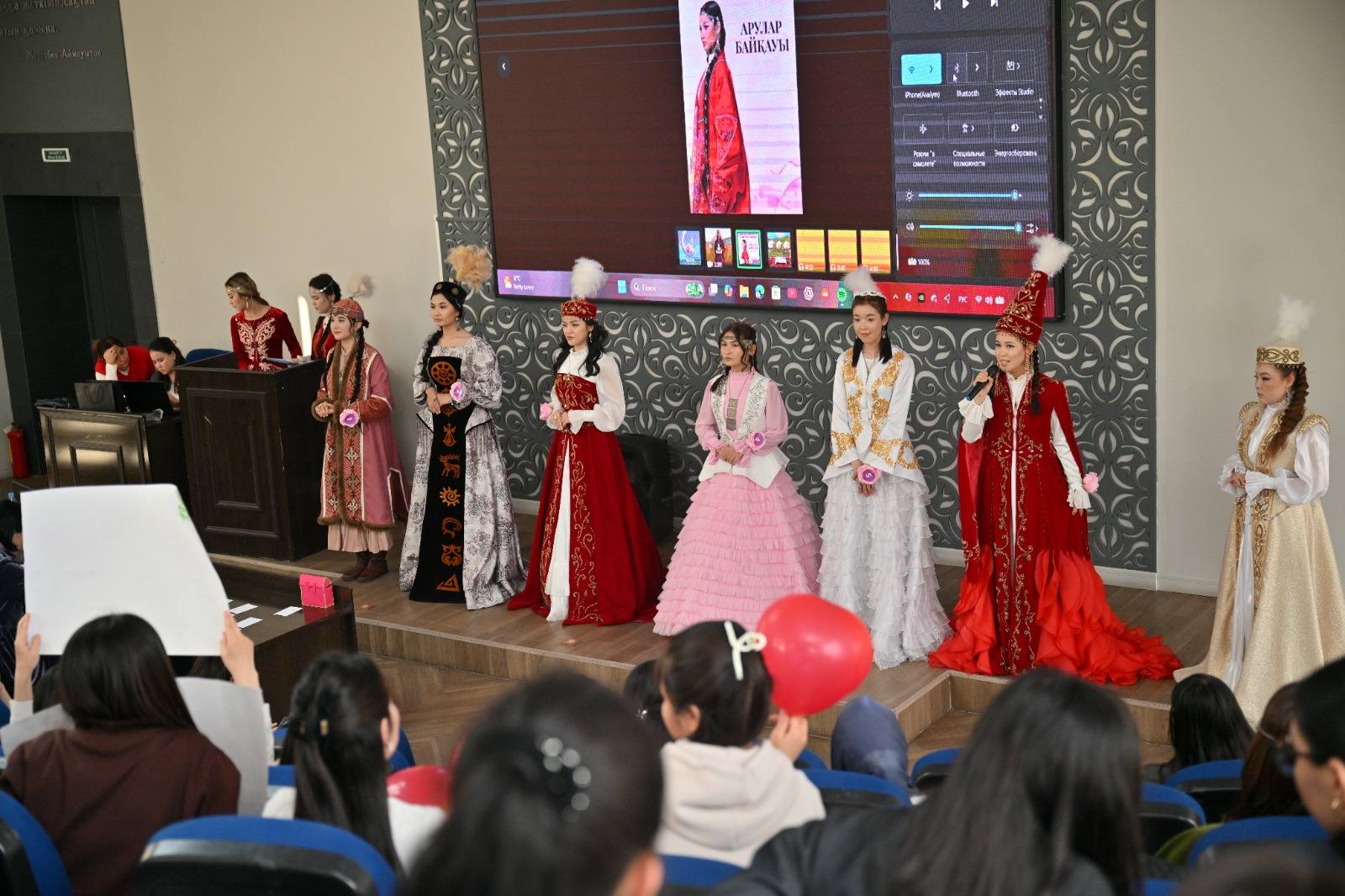 «ЖӘНІБЕКОВ МҰРАСЫ ЖӘНЕ ҰЛТ ТӘРБИЕСІ» АРУЛАР БАЙҚАУЫ ӨТТІ