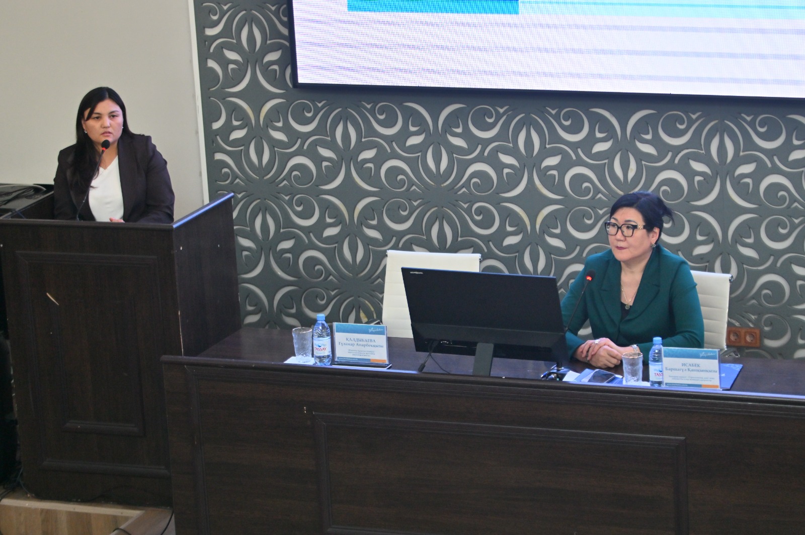 «МЕМЛЕКЕТТІК ТІЛДЕ ІС-ҚАҒАЗ ЖҮРГІЗУ» ТАҚЫРЫБЫНДА СЕМИНАР ӨТТІ