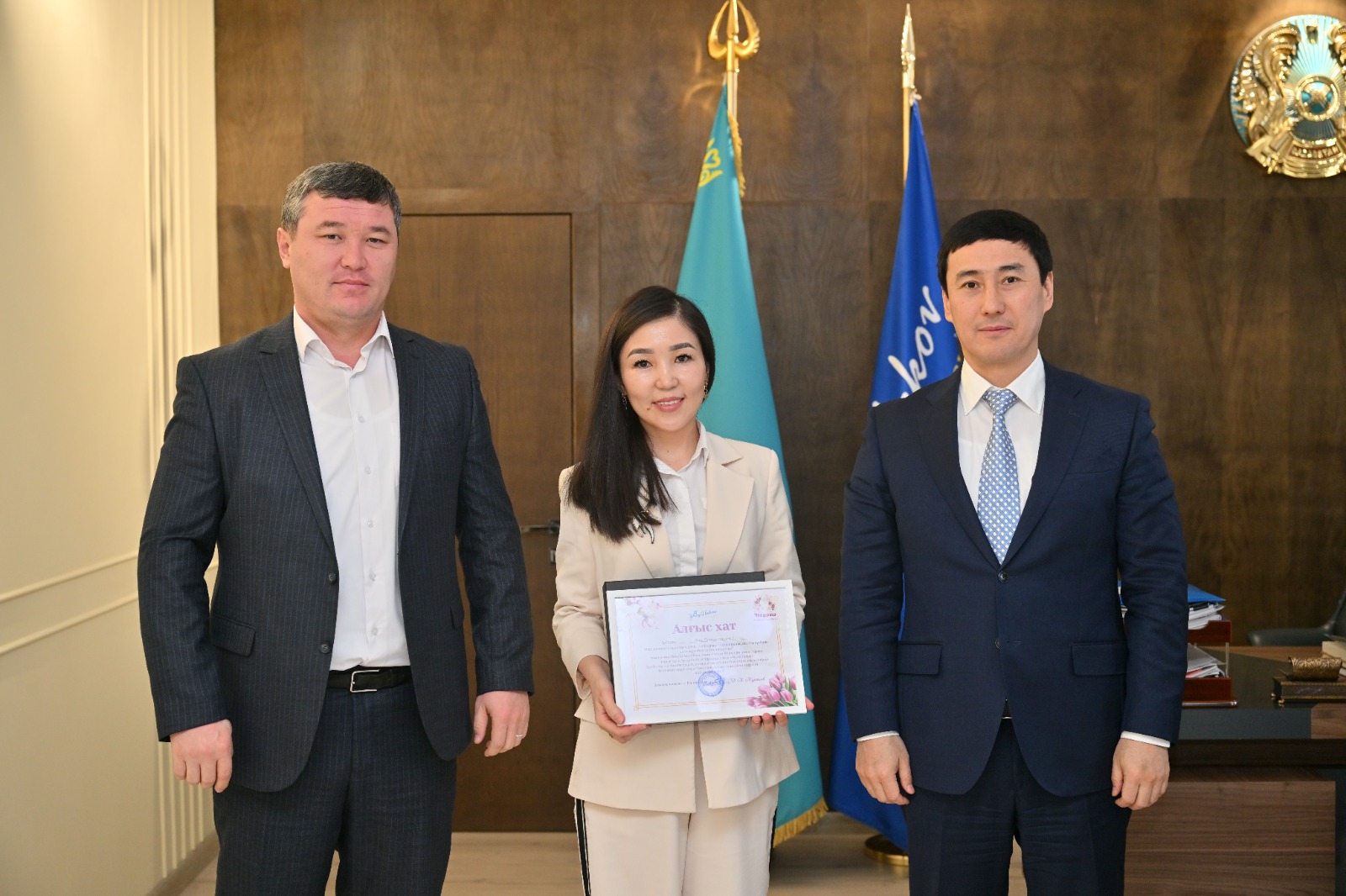 ДИССЕРТАЦИЯЛЫҚ ЗЕРТТЕУІН СӘТТІ ҚОРҒАУЫМЕН ҚҰТТЫҚТАДЫ